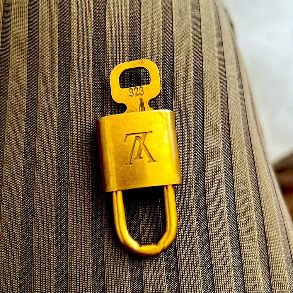 Louis Vuitton Goldtone Padlock with Key #323 -024